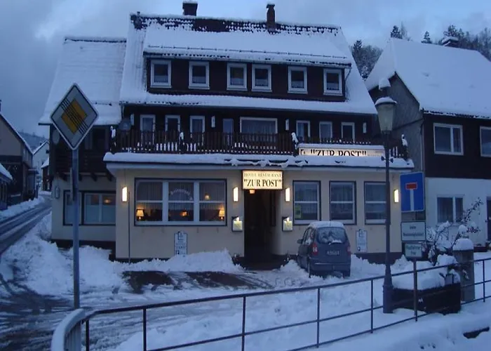 ホテル Zur Post 3*